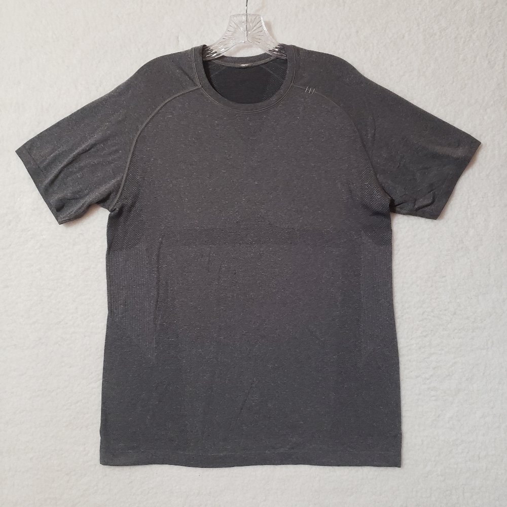 Lululemon athletica men's athletic performance short sleeve active top men sz M